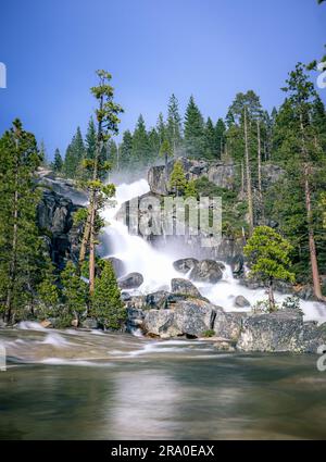 Cascate Bassi nella contea di El Dorado, California. Foto Stock