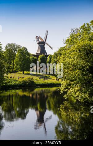 Mulino a vento, Herdentorswallmuehle, città anseatica di Brema, Germania Foto Stock