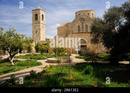 Monastero di San Barnaba, pianura di Mesarya, vicino a Salamina, Repubblica turca di Cipro del Nord Foto Stock