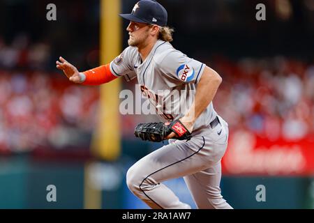 St Louis, Missouri. USA; Grae Kessinger (16), terza base degli Houston Astros, viene messo in campo da soli durante una partita della MLB contro i St. Louis Cardi Foto Stock