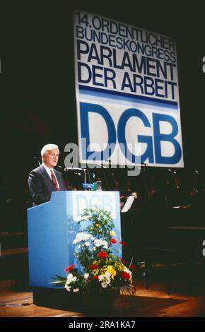 Bundespräsident Richard von Weizsäcker hält eine Ansprache beim 14. Ordentlichen DGB Bundeskongress AM 20. Mai 1990 ad Amburgo. Foto Stock