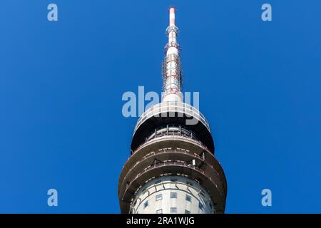 Dresda, Germania. 29 giugno 2023. La torre della televisione di Dresda. Credito: Daniel Schäfer/dpa/Alamy Live News Foto Stock