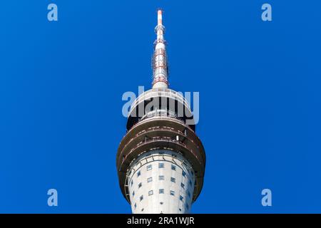 Dresda, Germania. 29 giugno 2023. La torre della televisione di Dresda. Credito: Daniel Schäfer/dpa/Alamy Live News Foto Stock