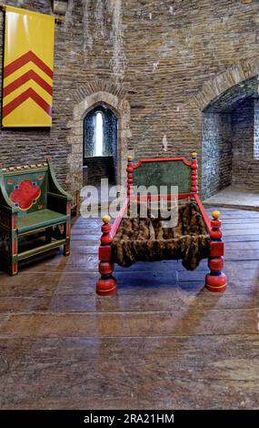 Interno del Castello di Caerphilly, una fortificazione parzialmente in rovina, risalente al XIII secolo. Caerphilly Mid-Glamorgan Galles del Sud, Regno Unito - Foto Stock