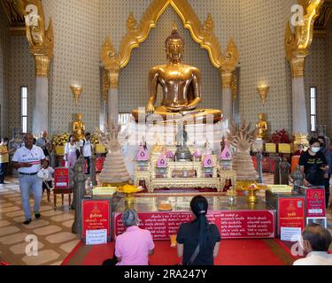 Wat Traimit Withayaram Worawihan, Tempio del Buddha d'Oro, a Bangkok. Contiene il Buddha d'oro che è fatto di oro massiccio ed è di 5 1/2 tonnellate Foto Stock