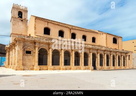 Santuario di Santa Lucia al Sepolcro. Sicilia, Italia. La chiesa fu costruita intorno al 1100 dai Normanni e di pianta normanna con pianta basilicale, cl Foto Stock