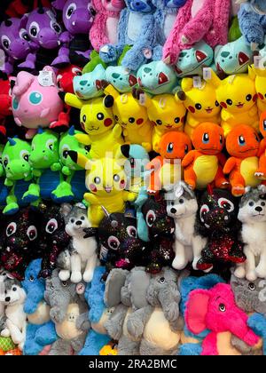 Peluche Toys to Win in an Amusement Park Foto Stock