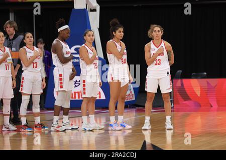 The Quaycenter, Sydney Olympic Park, Sydney, NSW, Australia: 30 giugno 2023; FIBA Womens Asia Cup 2023, Libano contro Taipei cinese; i giocatori libanesi rappresentano il loro inno nazionale Foto Stock