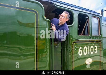 Grantham, Lincolnshire, Regno Unito. 30 giugno 2023. Il treno a vapore Flying Scotsman, famoso in tutto il mondo, nella stazione di Grantham, viaggia da Londra Kings Cross a Edimburgo come parte della celebrazione del centenario. Crediti fotografici: Matt Limb OBE/Alamy Live News Foto Stock