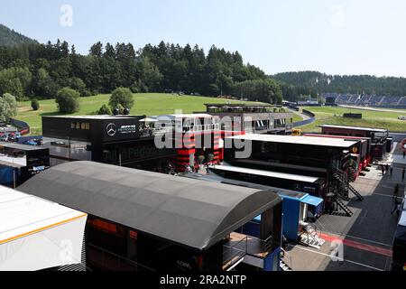 Spielberg, Austria. 30 giugno 2023. Il paddock. Campionato del mondo di Formula 1, Rd 10, Gran Premio d'Austria, venerdì 30 giugno 2023. Spielberg, Austria. Crediti: James Moy/Alamy Live News Foto Stock