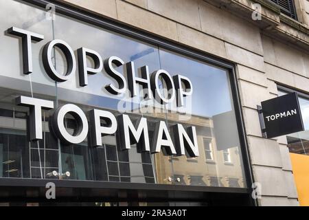 Facciata del negozio con nome e logo del copyright per Topshop e Topman Foto Stock