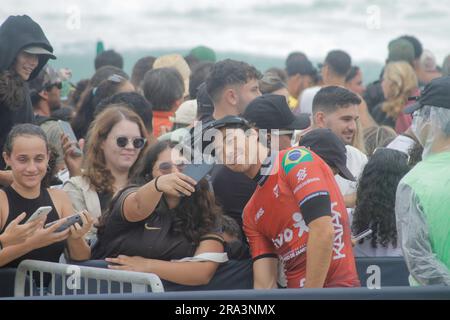 Saquarema, Brasile. 30 giugno 2023. Yago Dora (BRA), questo venerdì (30) durante il vivo Rio Pro Saquarema 2023 tappa brasiliana della World Surf League (WSL), tenutasi presso Praia de Itaúna a Saquarema, RJ. Crediti: Luiz Gomes/FotoArena/Alamy Live News Foto Stock