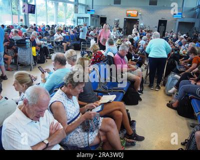 Passeggeri della Amtrak Auto-Train presso il Terminal di Sanford, Florida, 1° giugno 2023, © Katharine Andriotis Foto Stock