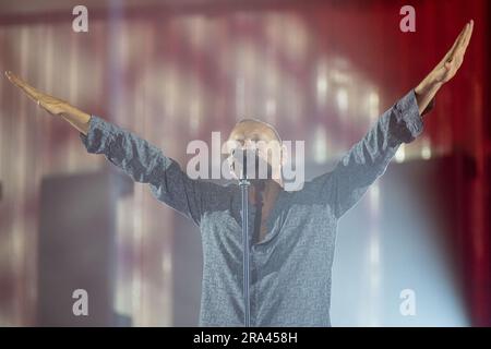 Il cantante italiano Biagio Antonacci, durante le sue esibizioni dal vivo alla Grana Padano Arena di Mantova per il suo Palco centrale Tour, l'11 maggio 2023 a Mantova, Foto Stock