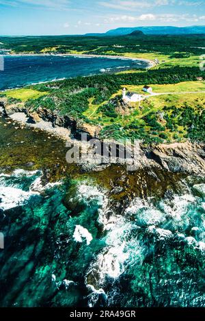 Immagine aerea del faro di Lobster Cove Head, Terranova, Canada Foto Stock