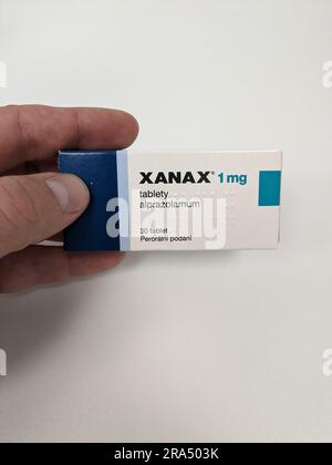 Pillole di Xanax con principio attivo Alprazolam, farmaci ansiolitici anti-depressivi terapia, è popolare droga da abuso e ha valore di strada Pfizer Foto Stock