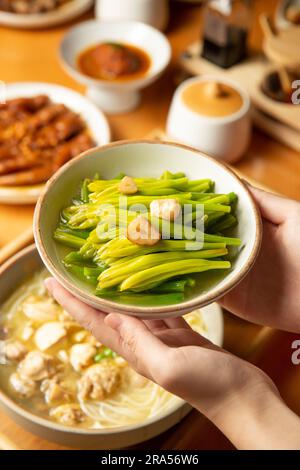 Baroni di citrina Hemerocallis stufato in brodo di pollo，Jin Zhen Cai, DAYLILY Golden Flower Buds Huang Hua Cai Foto Stock