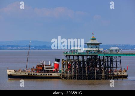 PS Waverley ormeggiò al molo di Clevedon Foto Stock