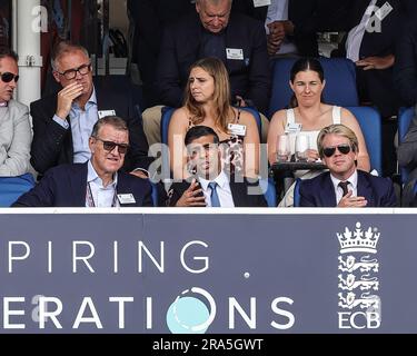 Il primo Ministro del Regno Unito Rishi Sunak è presente alla LV= Insurance Ashes test Series Second test Day 4 Inghilterra contro Australia al Lords, Londra, Regno Unito, 1 luglio 2023 (foto di Mark Cosgrove/News Images) Foto Stock