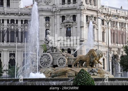 Fontana Fuente de Cibeles, ufficio postale principale, Comunicaciones, veduta del Palacio de Linares, Plaza de Cibeles, Madrid, Spagna Foto Stock