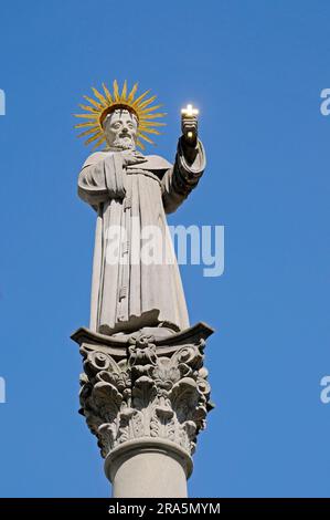 Statua su Franziskanerplatz, città vecchia, Lucerna, Svizzera Foto Stock