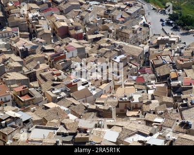 Veduta di Caltabellotta, Agrigento, Sicilia, Italia Foto Stock