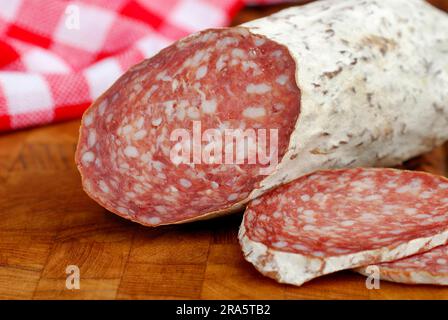 Salame italiano, salsiccia, salsiccia a lunga durata Foto Stock