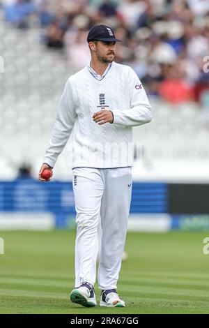 Josh Tongue of England durante il LV= Insurance Ashes test Series secondo test Day 4 Inghilterra contro Australia presso Lords, Londra, Regno Unito. 1 luglio 2023. (Foto di Mark Cosgrove/News Images) a Londra, Regno Unito il 7/1/2023. (Foto di Mark Cosgrove/News Images/Sipa USA) credito: SIPA USA/Alamy Live News Foto Stock