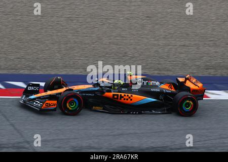 Spielberg, Austria. 1 luglio 2023. Lando Norris della McLaren in pista durante gli shootout si qualifica per il Gran Premio di F1 d'Austria al Red Bull Ring il 1° luglio 2023 a Spielberg, in Austria. Crediti: Marco Canoniero/Alamy Live News Foto Stock