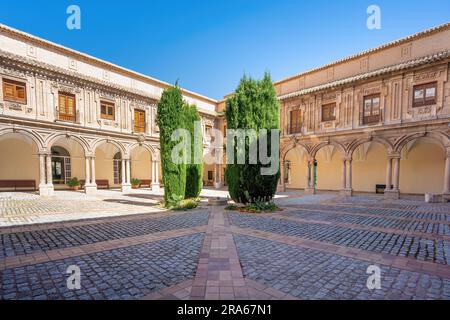 Monastero reale di Santo Domingo Chiostri - Jaen, Spagna Foto Stock