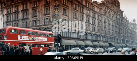 Harrods Department Store, Brompton Road, Knightsbridge, Londra, Inghilterra. Circa anni '1990 Foto Stock