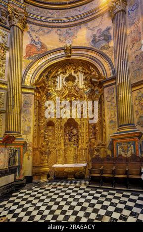 Altare laterale della Santa Cappella del Salvatore (Sacra Capilla del Salvador) - Ubeda, Jaen, Spagna Foto Stock