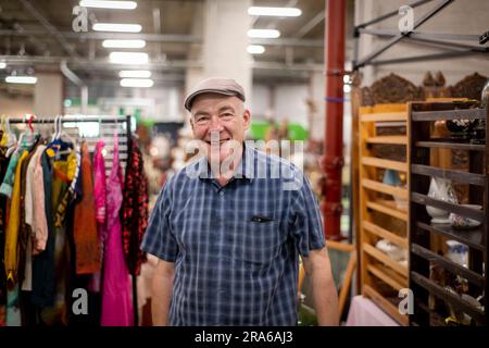 Mercato mensile di antiquariato del Wembley Park, ultimo mercoledì del mese Foto Stock