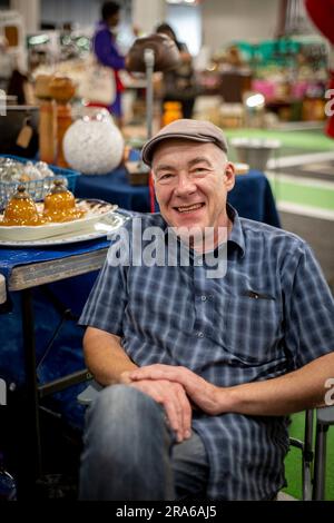 Mercato mensile di antiquariato del Wembley Park, ultimo mercoledì del mese Foto Stock