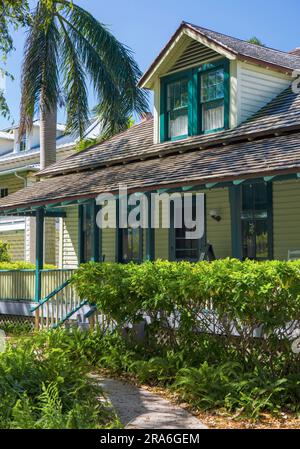 Fort Lauderdale, Florida, USA. La storica King-Cromartie House nell'Old Fort Lauderdale Village, il Riverwalk Park, il quartiere del centro. Foto Stock