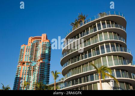 Miami Beach, Florida, USA. Portofino Tower e One Ocean, moderni complessi SoFi condominiali, Ocean Drive, South Beach. Foto Stock