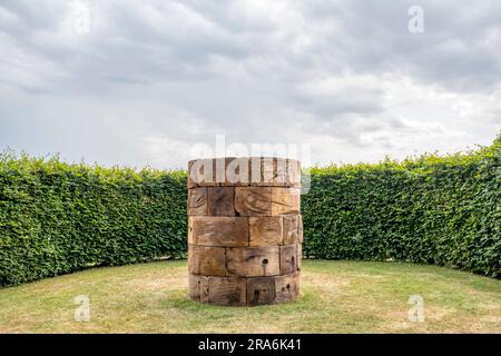 Stack Sleeper rotondo. Traversine ferroviarie. 2023, Sean Scully a Houghton Hall. Foto Stock