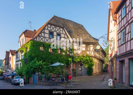 Lohr am Main: Hotel Krone, casa a graticcio a Unterfranken, bassa Franconia, Bayern, Baviera, Germania Foto Stock