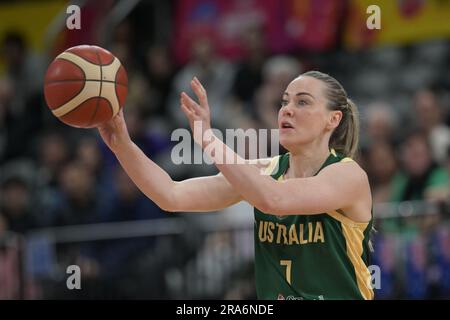 Sydney, Australia. 1 luglio 2023. Tess Madgen, squadra di pallacanestro femminile australiana, ha visto in azione durante la partita della FIBA Women's Asia Cup 2023 Division A tra Cina e Australia al Quay Centre. Punteggio finale; Cina 74:60 Australia. (Foto di Luis Veniegra/SOPA Images/Sipa USA) credito: SIPA USA/Alamy Live News Foto Stock