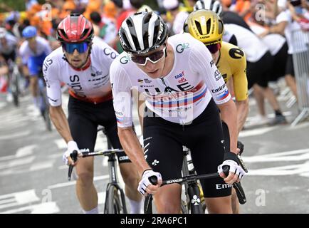 Bilbao, Spagna. 1 luglio 2023. Il francese Victor Lafay di Cofidis, lo sloveno Tadej Pogacar dell'UAE Team Emirates e il danese Jonas Vingegaard di Jumbo-Visma fotografato in azione durante la prima tappa del Tour de France, una gara di 182 km da Bilbao a Bilbao, Spagna, sabato 01 luglio 2023. Il Tour de France di quest'anno si svolge dal 1° al 23 luglio 2023. BELGA PHOTO POOL BERNARD PAPON Credit: Belga News Agency/Alamy Live News Foto Stock