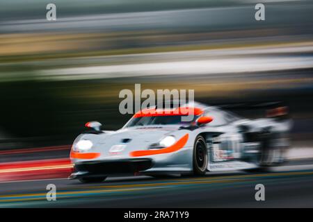 0 RITTWEGER (GER), HANCOCK (gbr), Porsche 911 GT1 Evo, 1997, azione durante le Mans Classic 2023 dal 1 al 3 luglio 2023 sul Circuit des 24 Heures du Mans, a le Mans, Francia - foto Antonin Vincent/DPPI credito: DPPI Media/Alamy Live News Foto Stock