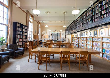 REGINA, SK, CANADA - 24 GIUGNO 2023: Biblioteca presso lo storico Saskatchewan legislative Building a Regina, Saskatchewan, Canada. L'edificio della capitale wa Foto Stock