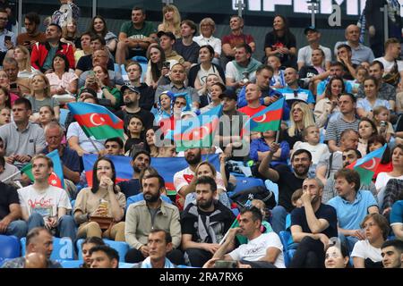 San Pietroburgo, Russia. 1 luglio 2023. Tifosi di Neftci dall'Azerbaigian in azione durante la partita di calcio della pari Premier Cup tra Zenit Saint Petersburg e Neftci Baku alla Gazprom Arena. La squadra dello Zenit FC ha vinto contro Neftci Baku con un punteggio finale di 3:1. (Foto di Maksim Konstantinov/SOPA Images/Sipa USA) credito: SIPA USA/Alamy Live News Foto Stock