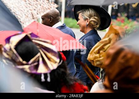 Amsterdam, Niederlande. 1 luglio 2023. La regina Maxima dei Paesi Bassi arriva all'Oosterpark di Amsterdam, il 1 luglio 2023, per partecipare a Ketikoti (la commemorazione nazionale del passato della schiavitù olandese), il re tiene un discorso e si scusa credito: Albert Nieboer/Netherlands OUT/Point De Vue OUT/dpa/Alamy Live News Foto Stock