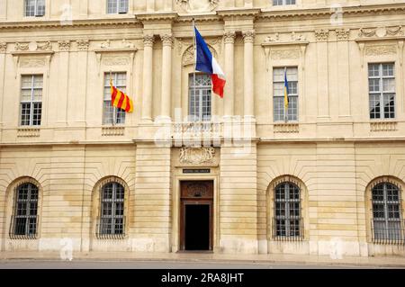 Municipio, Place de la Republique, Arles, Bouches-du-Rhone, Provence-Alpes-Cote d'Azur, Francia meridionale, Hotel de Ville Foto Stock