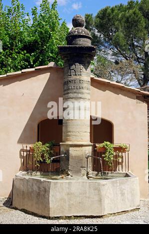 Fontana, Villes-sur-Auzon, Vaucluse, Provence-Alpes-Costa Azzurra, Francia meridionale Foto Stock