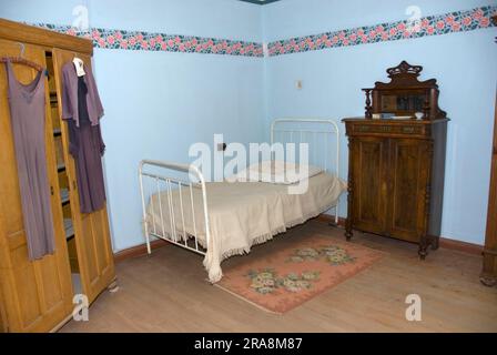 Camera da letto, Kolmanskop, Kolmanskop, Ghost Town, Luederitz, Namibia Foto Stock