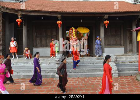 Il tradizionale festival del villaggio di Chem, ha noi, Vietnam 2023. Lễ Hội truyền thống Chèm. 越南旅游, वियतनाम पर्यटन, 베트남 관광, ベトナム観光, ឌូលីច វៀតណាម, Foto Stock