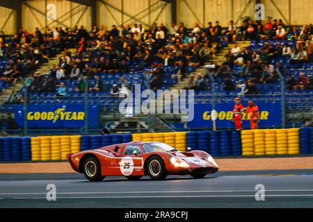 Le Mans, Francia. 1 luglio 2023. 25 STUCKY (swi), CHOLLEY (fra), YERLY (fra), Ford GT40 Mk IV 1967 (C), azione durante le Mans Classic 2023 dal 1 al 3 luglio 2023 sul circuito des 24 Heures du Mans, a le Mans, Francia - foto Paul Vaicle/DPPI Credit: DPPI Media/Alamy Live News Foto Stock