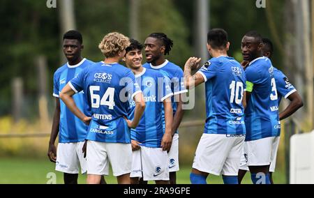 Genk, Belgio. 1 luglio 2023. Josue Ndenge Kongolo di Genk, Nolan Martens di Jong Genk, Luca Oyen di Genk, Joris Kayembe di Genk, Nicolas Castro di Genk e Mujaid Sadick Aliu di Genk raffigurati durante una partita di calcio amichevole tra KRC Genk e KVK Tienen, sabato 01 luglio 2023 a Genk, in preparazione della prossima stagione 2023-2024. BELGA PHOTO JOHAN EYCKENS Credit: Belga News Agency/Alamy Live News Foto Stock